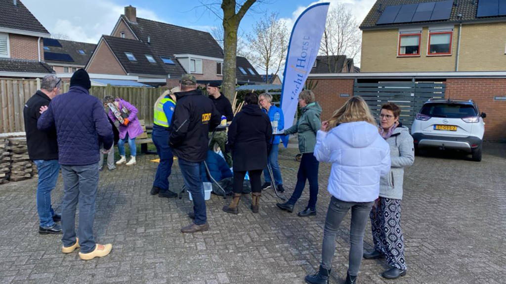 Geslaagde opruimactie met buurtbewoners in IJhorst tijdens landelijke opruimdag