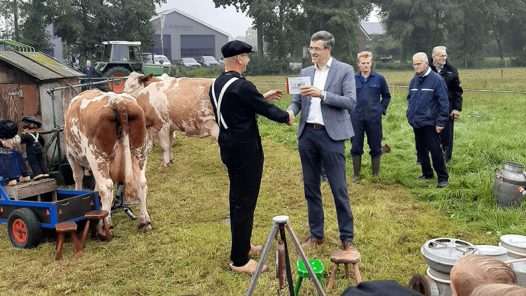 Kleurenuitgave prentenboek ‘De melkrieder’ in Staphorsterdialect