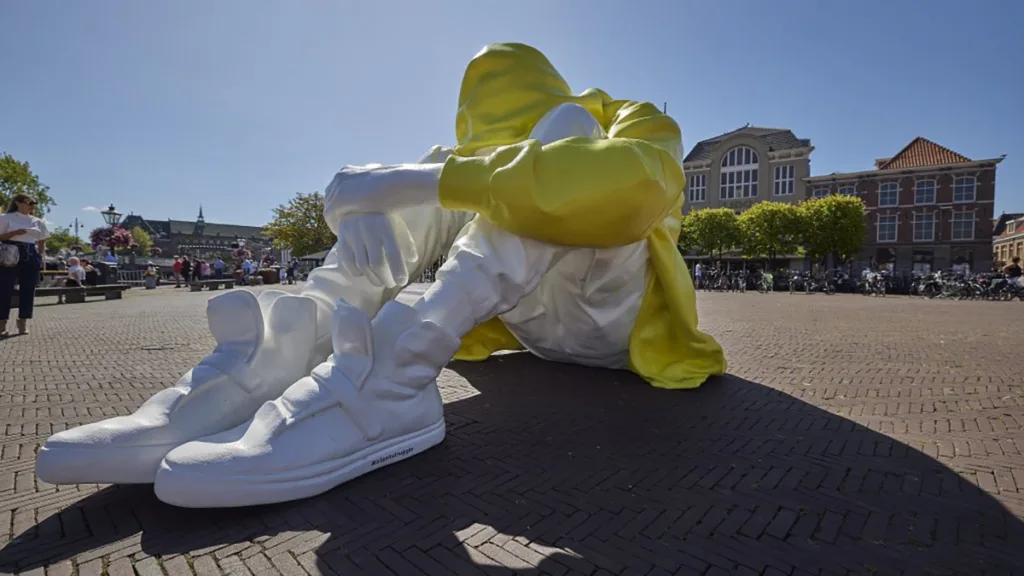 Bezoek het kunstwerk ‘Stille Strijd’ op het Marktplein en doe mee!