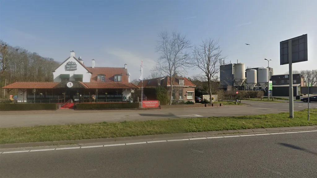 Geur van veevoer versus huisvesting: conflict in Rouveen