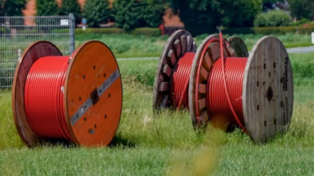 Meer stroom nodig in Staphorst: Enexis legt nieuwe kabels