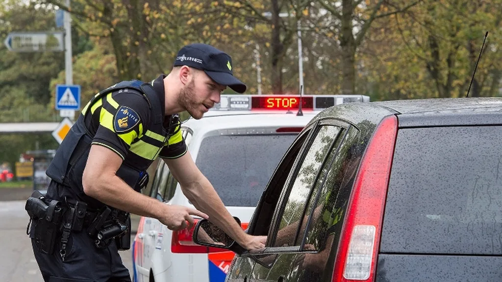 Grootschalige politiecontrole op marktterrein Staphorst
