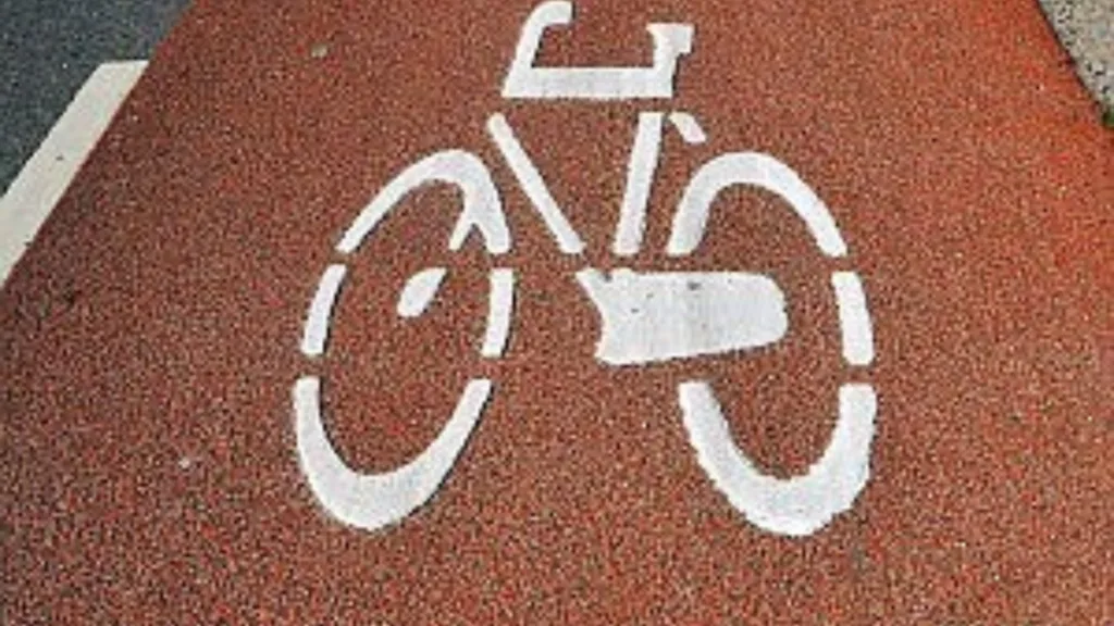 Gemeenteraad Staphorst wil langer fietspad Gemeenteweg