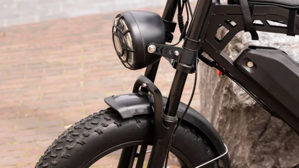 Politie zoekt getuigen van mishandelingen door jongeren op fatbikes