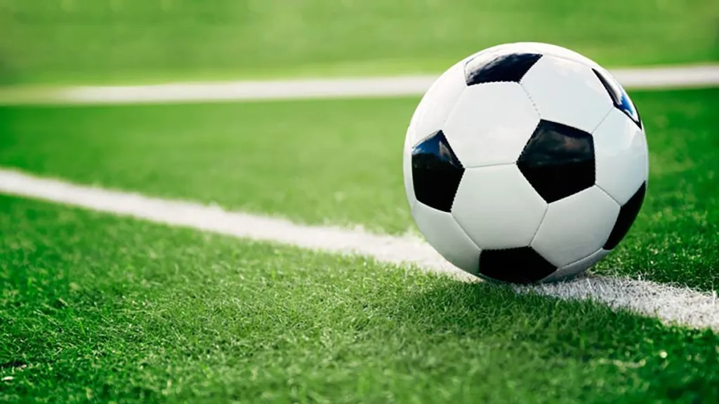 Staphorst houdt spanning in titelstrijd na nipte zege op Heino