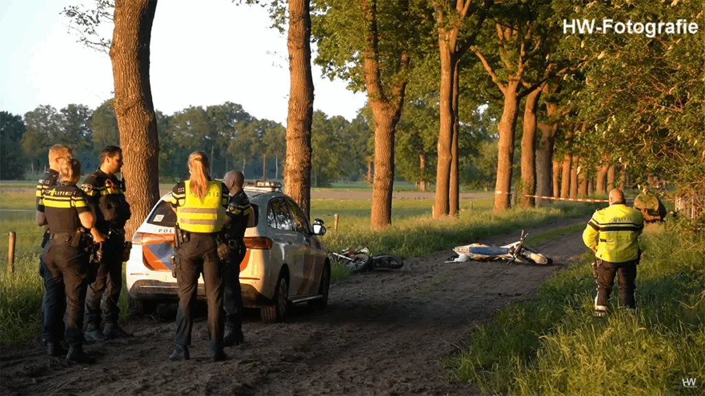 Twee crossers zwaargewond bij ongeval in Staphorst Twee crossers zwaargewond bij ongeval in Staphorst
