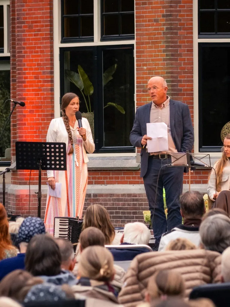 Succesvolle Openlucht Zangavond Werkgroep Berdien