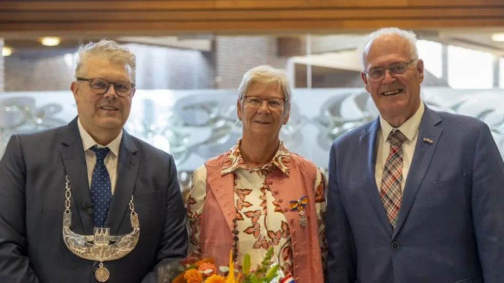 Koninklijke onderscheiding voor Auktje Alssema-Westerhof Koninklijke onderscheiding voor Auktje Alssema-Westerhof